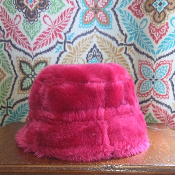 Pink Fuzzy Reversible Bucket Hat - Picture 2 of 2
